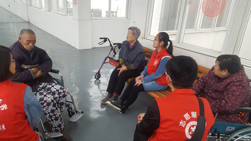 心靈港灣志愿者走進頤和源關愛老人活動024